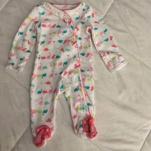 Newborn clothing-lot of 11 pieces